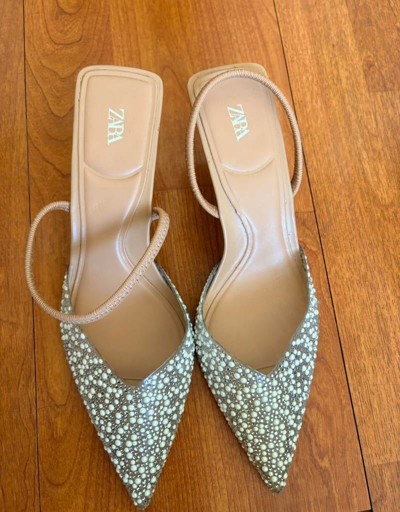 Zara muiltjes met parels en strass in maat 38, Ophalen, Zo goed als nieuw, Wit, Schoenen