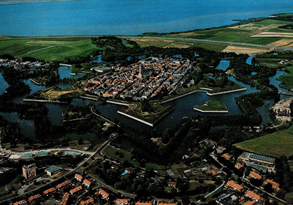 Naarden -  Luchtfoto vesting., Ophalen of Verzenden, 1960 tot 1980, Ongelopen, Noord-Holland