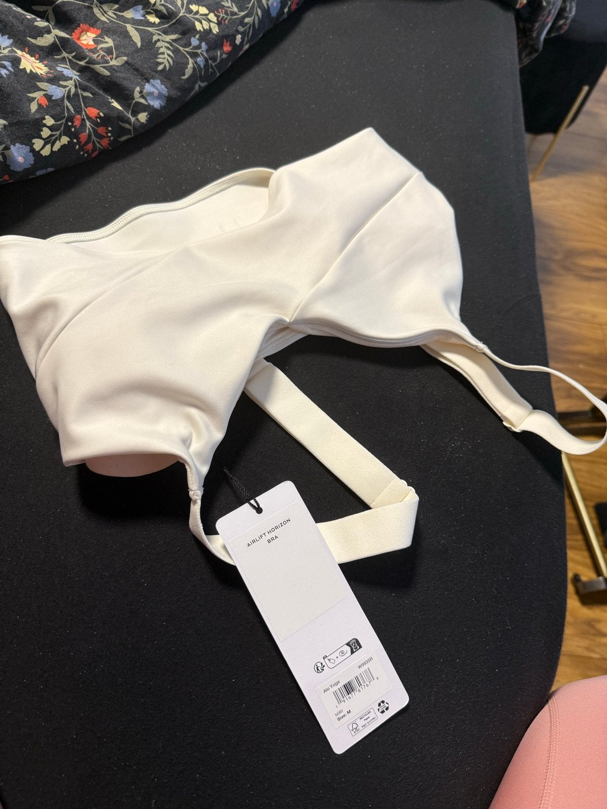 Alo Yoga Airlift Horizon Bra - Ivoor, Maat 38/40 (M), Wit, Nieuw, Ophalen of Verzenden
