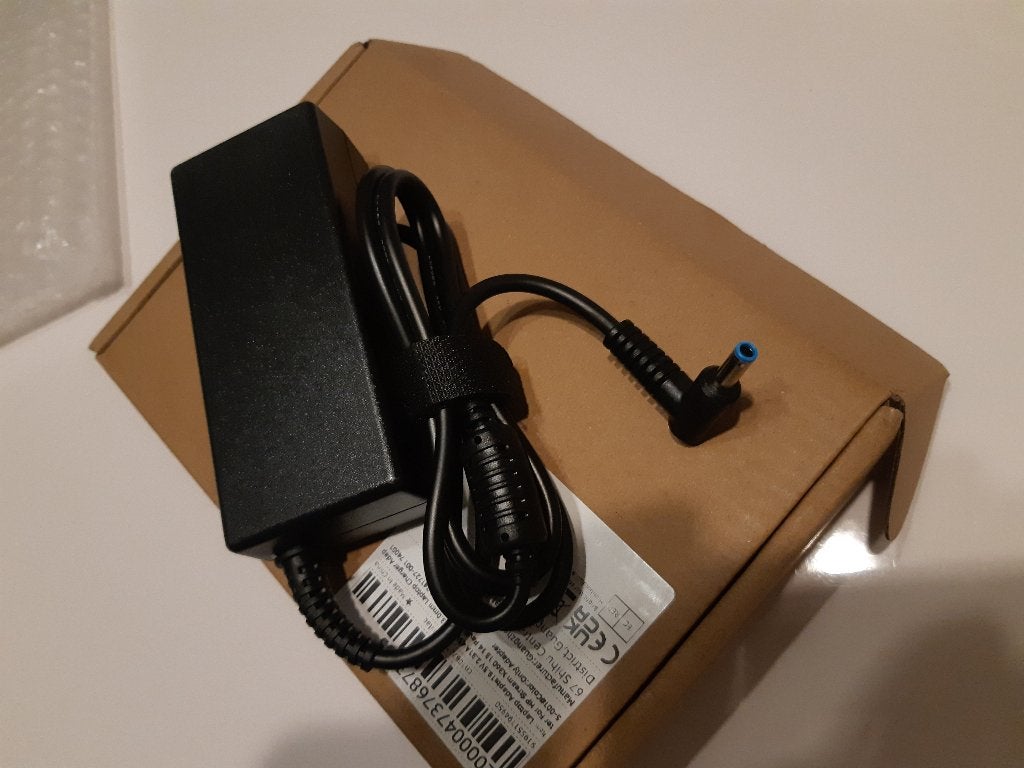 Partij 15x Oplader voor laptop Per Stuk 15€ of alles in 125€, Computers en Software, Ophalen of Verzenden