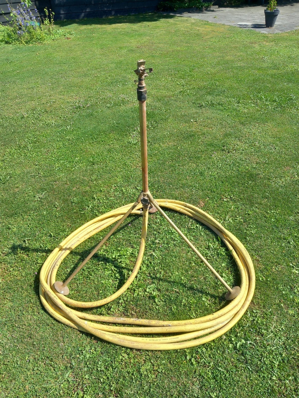 Sprinkler, kanonsproeier/tuinsproeier op statief met slang., Ophalen, Gebruikt, Kanonsproeier