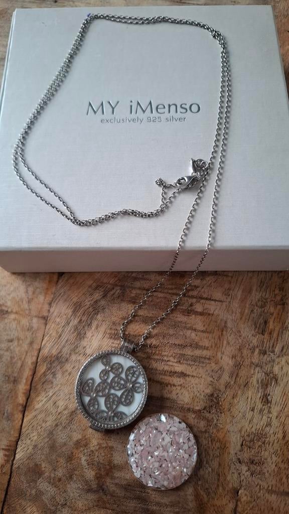 My iMenso, ketting, hanger en insignia, en 2 achtergronden, Sieraden, Tassen en Uiterlijk, Ophalen of Verzenden, Zo goed als nieuw