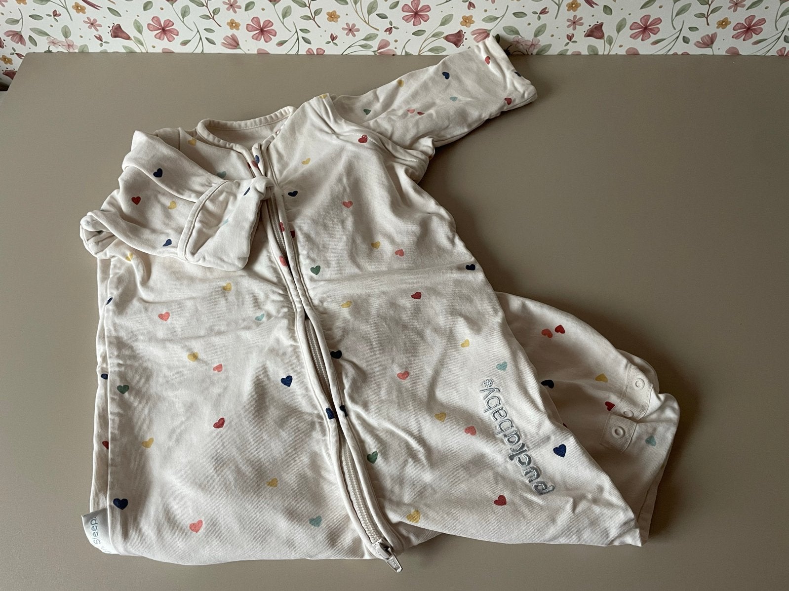 Puckababy newborn slaapzak 0-6 maanden met hartjes, Puckababy, Ophalen of Verzenden, Zo goed als nieuw, Ademend