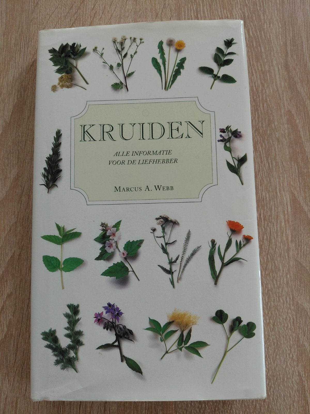 M. Webb - Kruiden, Ophalen of Verzenden, Zo goed als nieuw, M. Webb