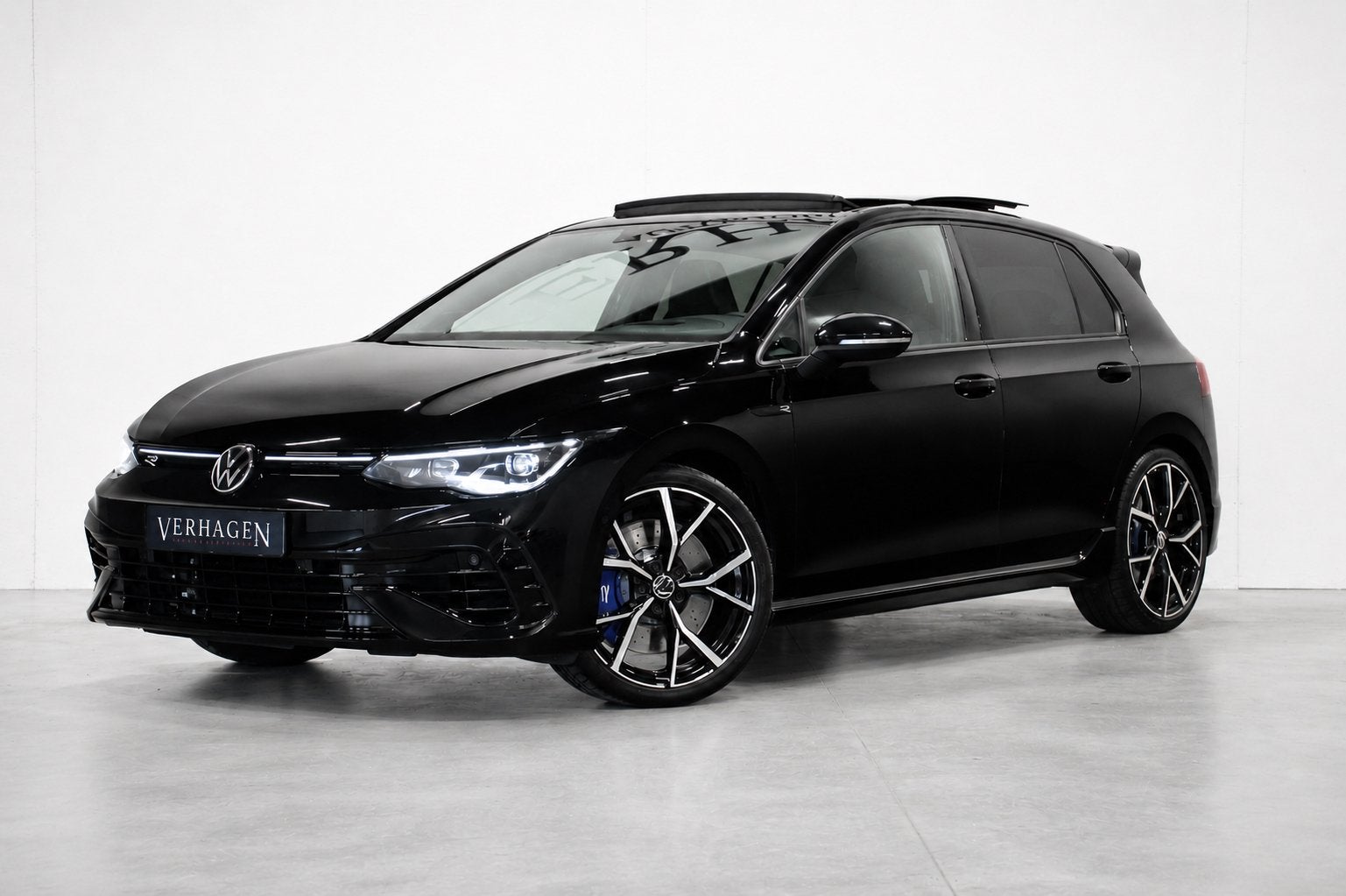 Volkswagen Golf 8 R Performance Pack Akrapovic 2.0 TSI 320pk, Automaat, Dealer onderhouden, USB, Gebruikt