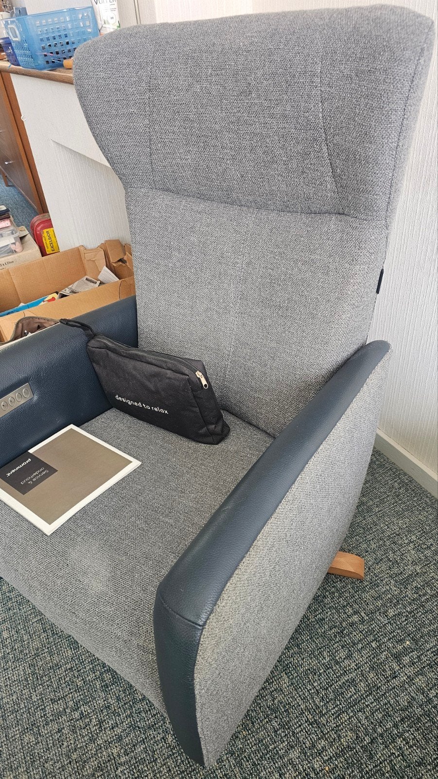2 mooie prominent relax, sta op fauteuils, Huis en Inrichting, Fauteuils, Ophalen, Zo goed als nieuw, Modern, Leer