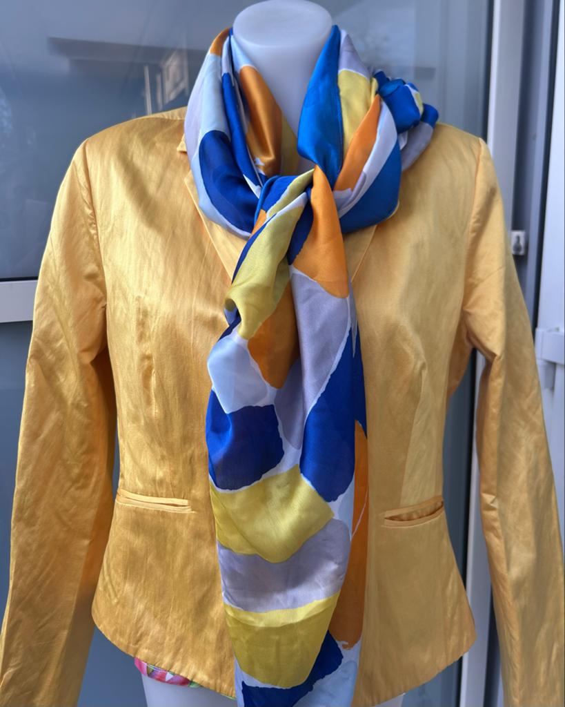 Kleurrijke Sjaal met Geometrisch Patroon, Kleding | Dames, Mutsen, Sjaals en Handschoenen, Ophalen of Verzenden, Gedragen, Maat 46/48 (XL) of groter