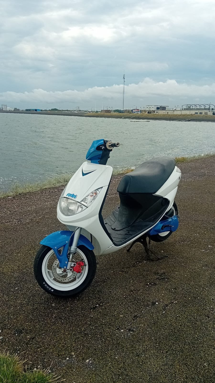 Peugenot viavacity 50cc geel kenteken., Ophalen, Zo goed als nieuw, Tweetakt, Vivacity