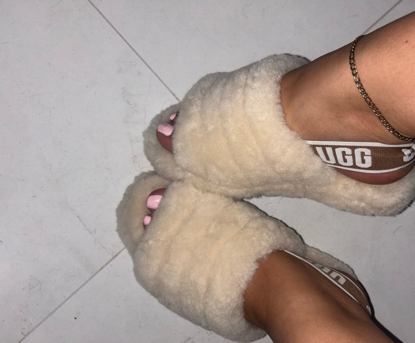 Ugg Fluff Yeah Slide Pantoffels - Crème, Ophalen of Verzenden, Zo goed als nieuw, Beige, Slippers