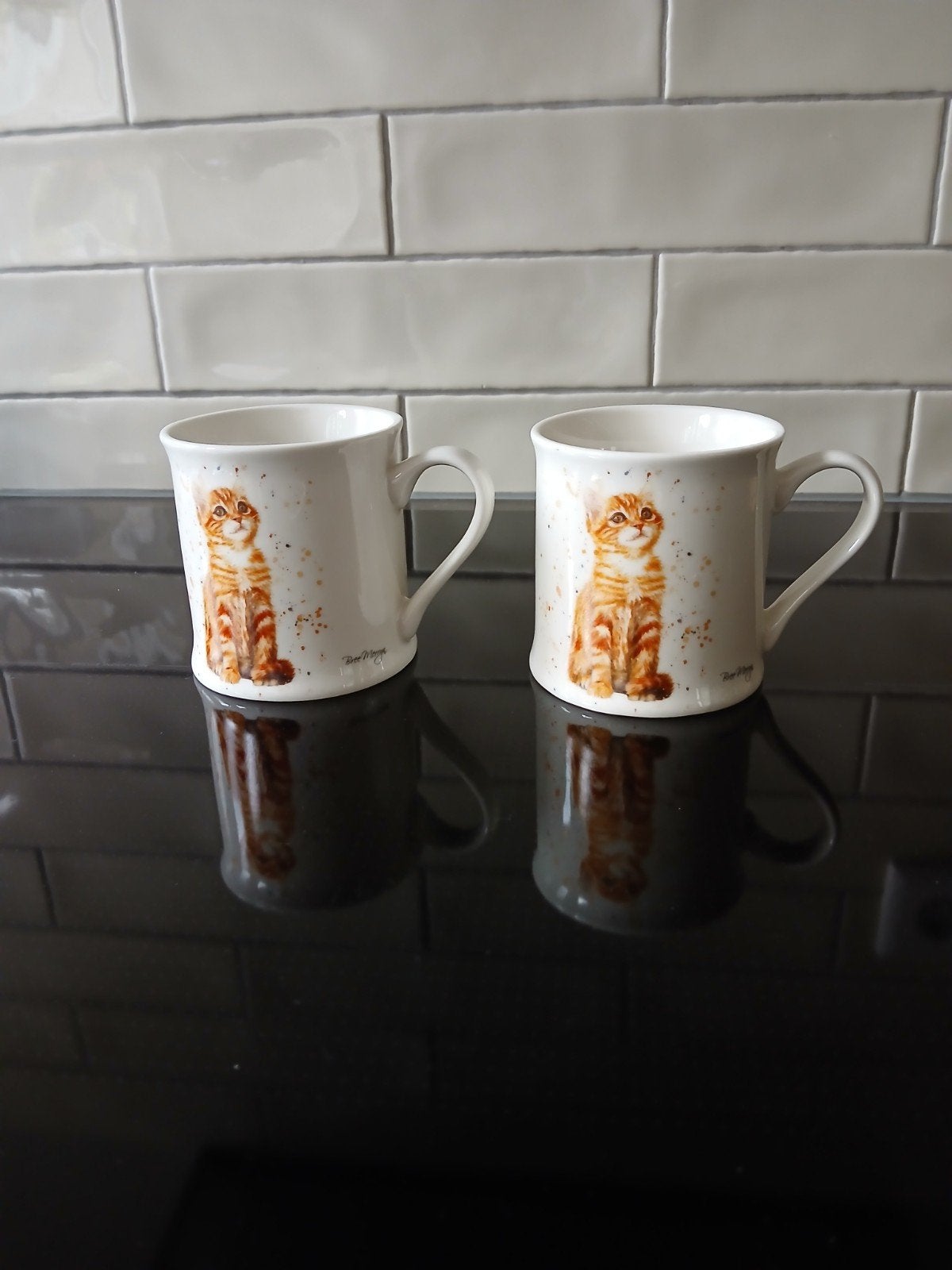 Bree Merryn kattenbekers met rode kat (2), Ophalen of Verzenden, Zo goed als nieuw, Overige stijlen, Kop(pen) en/of Schotel(s)