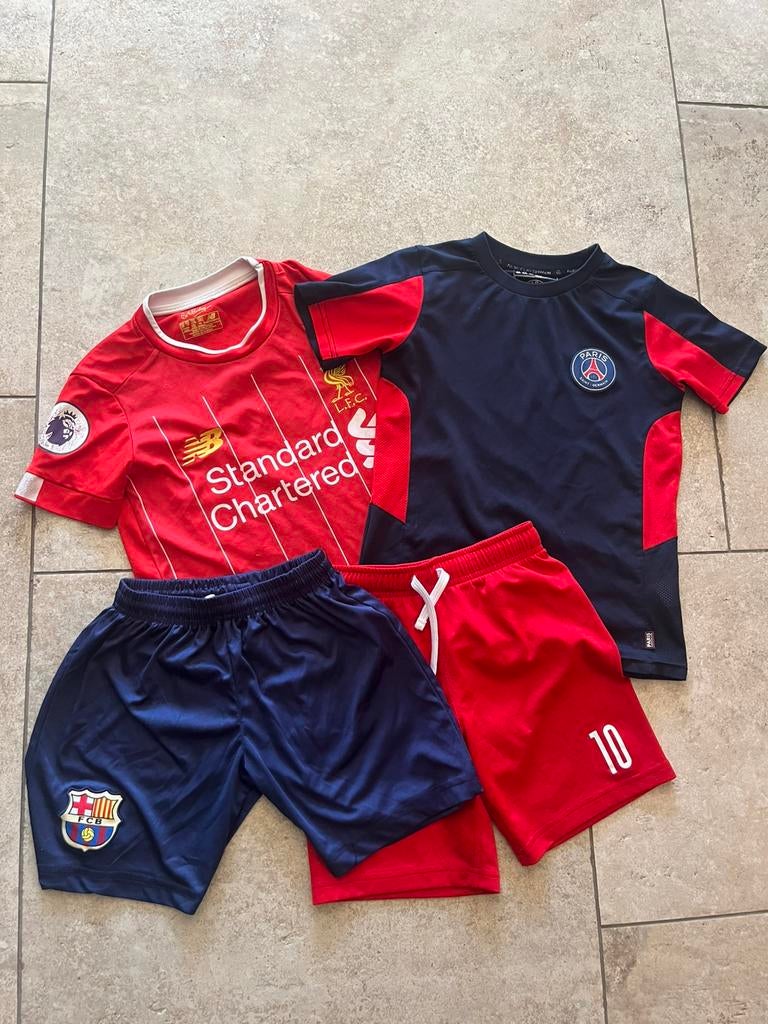 Voetbalpakjes diversen maat 140-152, Maat XS of kleiner, Ophalen of Verzenden, Zo goed als nieuw, Shirt