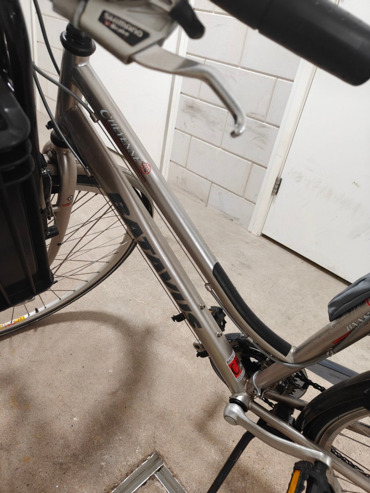 Batavus Cheyenne damesfiets met voordrager en versnellingen, Fietsen en Brommers, Velgrem, Versnellingen, Batavus, Ophalen of Verzenden