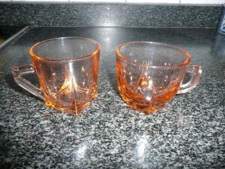 2 Antieke bowlglaasjes van glasservies. Ca jaren 60 Oranje, Antiek en Kunst, Antiek | Glas en Kristal, Ophalen of Verzenden