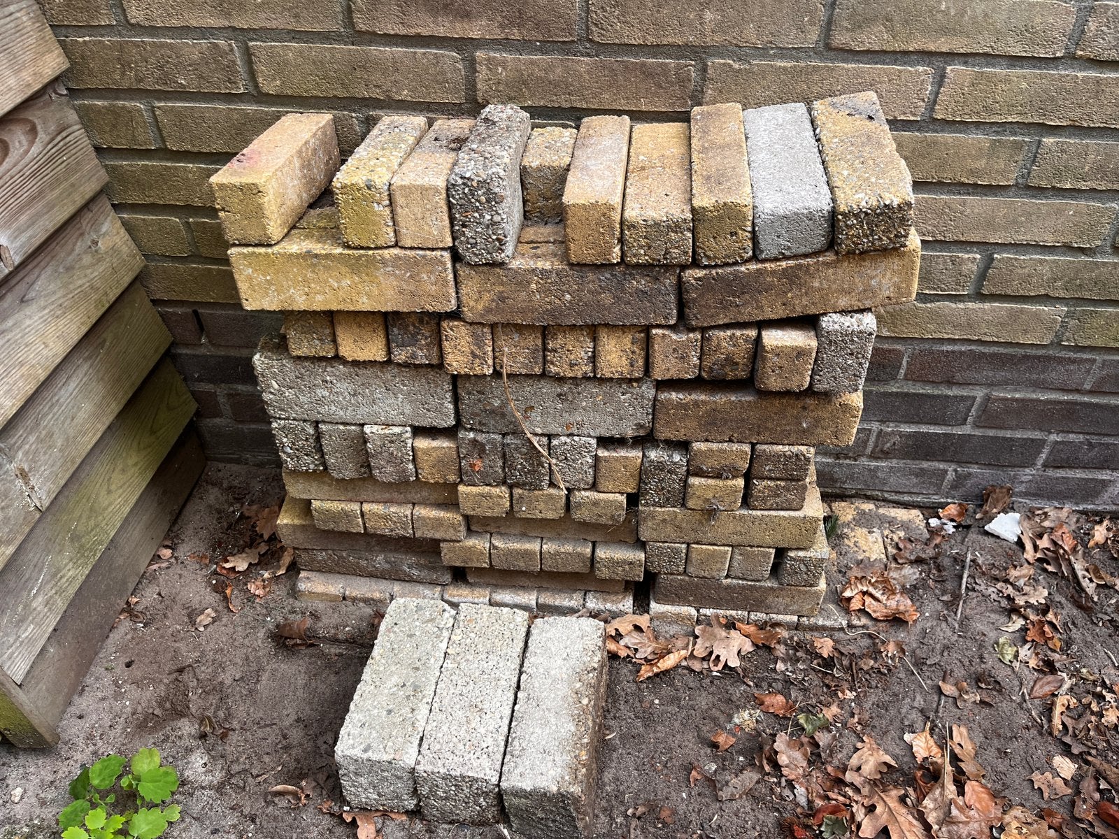 GRATIS geeltjes en betontegels, Ophalen, Gebruikt, Beton, Terrastegels