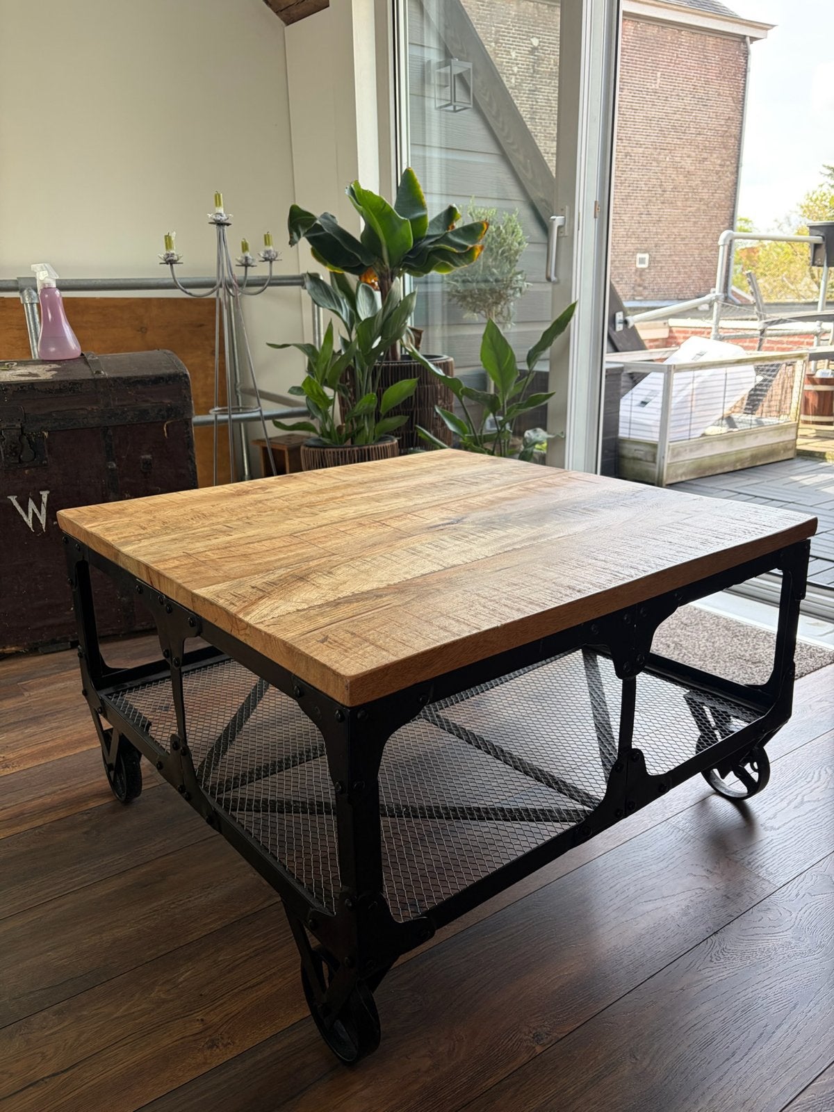Industriële salontafel met mangohouten blad, Ophalen, Vierkant, 50 tot 100 cm, Zo goed als nieuw