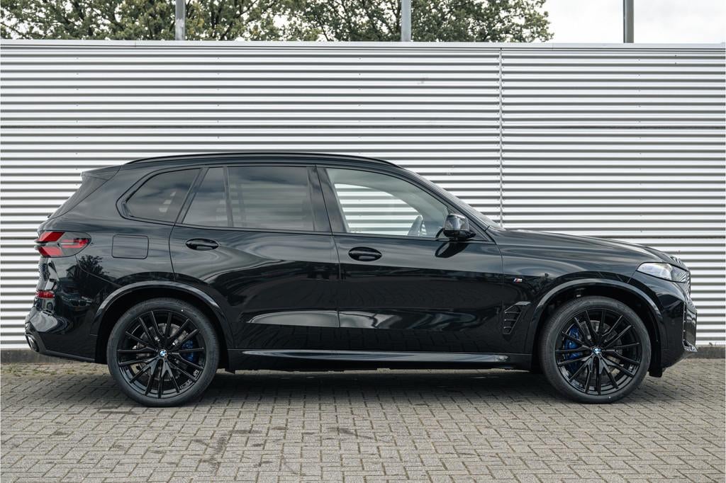BMW X5 xDrive50e M Sport Automaat / Trekhaak / Panoramadak /, Automaat, 2395 kg, Zwart, Leder