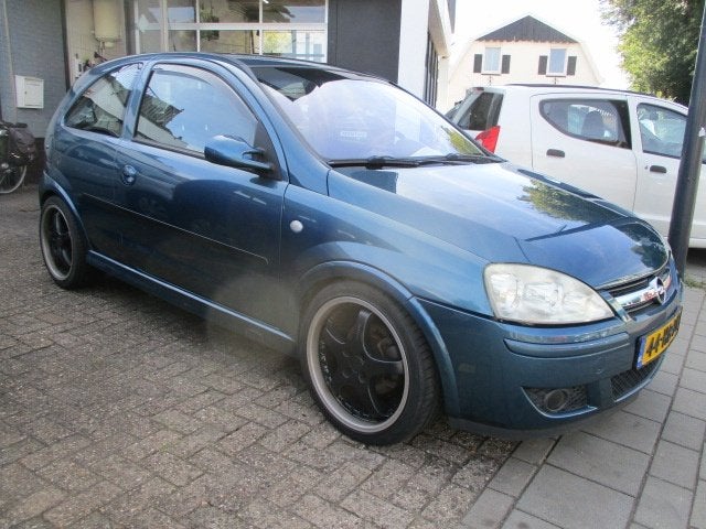 Opel Corsa 1.8-16V GSi (bj 2001), 1796 cc, Origineel Nederlands, Metallic lak, Hatchback
