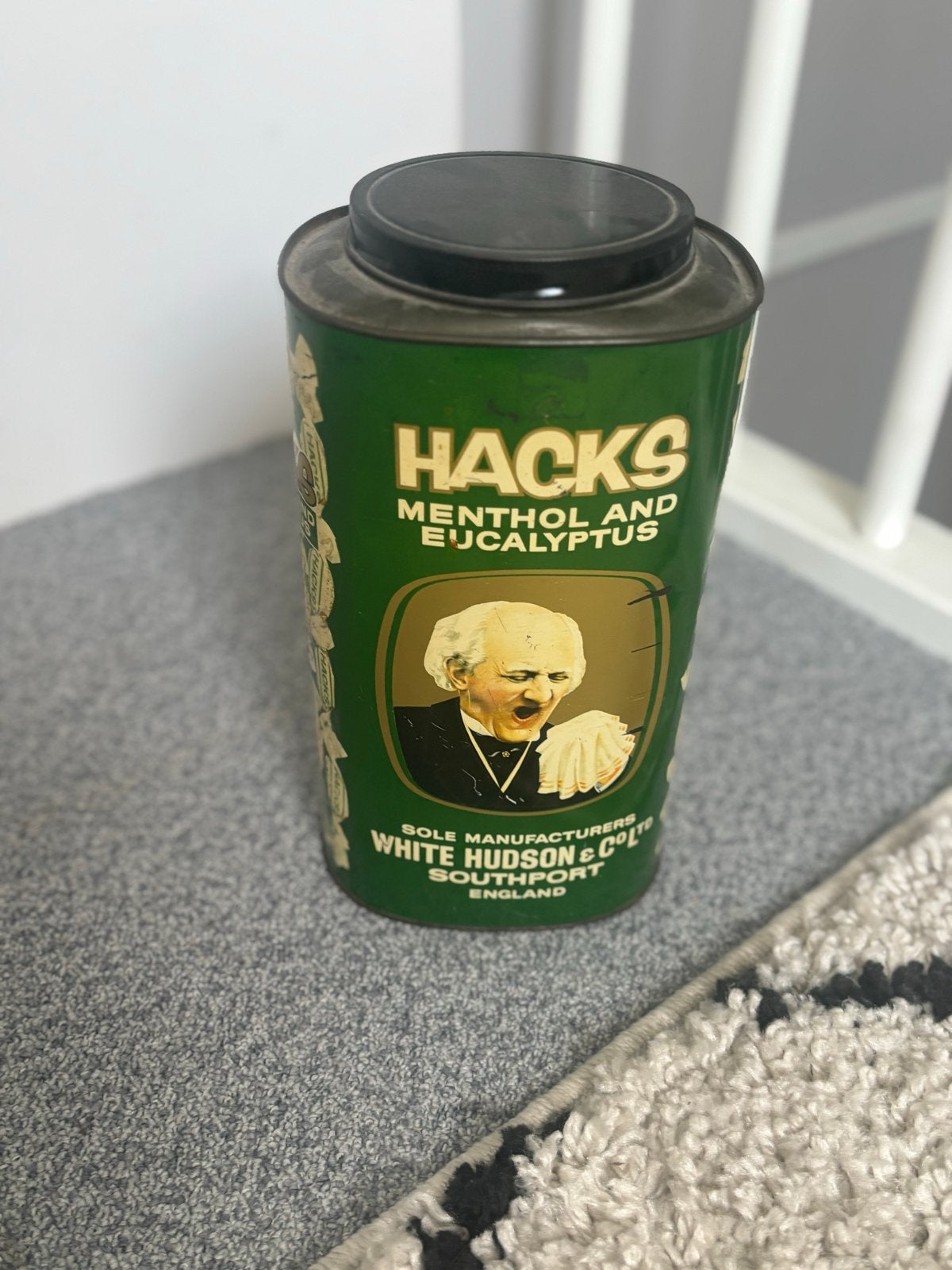 Vintage blikken: Hacks Menthol & Eucalyptus en Gelee de Pomm, Ophalen