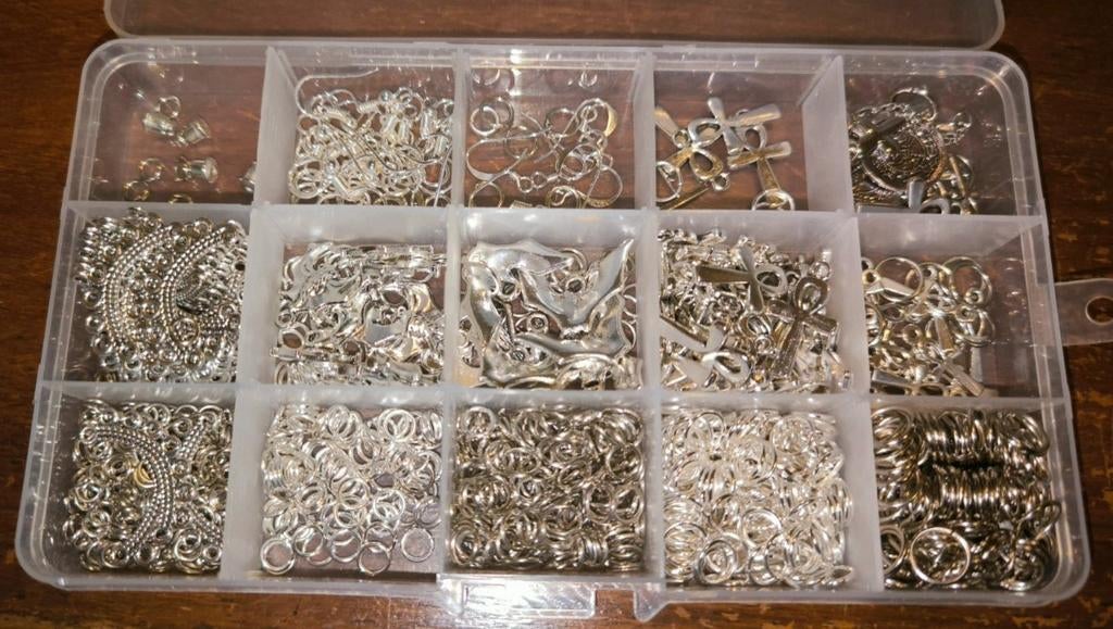 Doosje bedeltjes Goth sieraden - Bats - Ank - Gothic - Goth, Ophalen of Verzenden, Zo goed als nieuw, Bedel