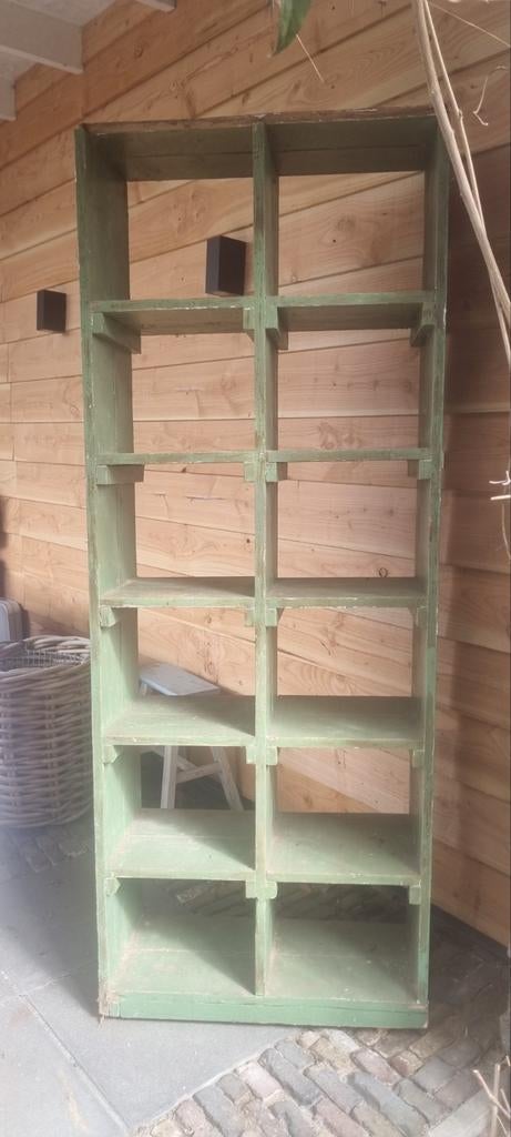 Groene houten kast met 12 vakken, Antiek en Kunst, Antiek | Meubels | Kasten, Ophalen of Verzenden