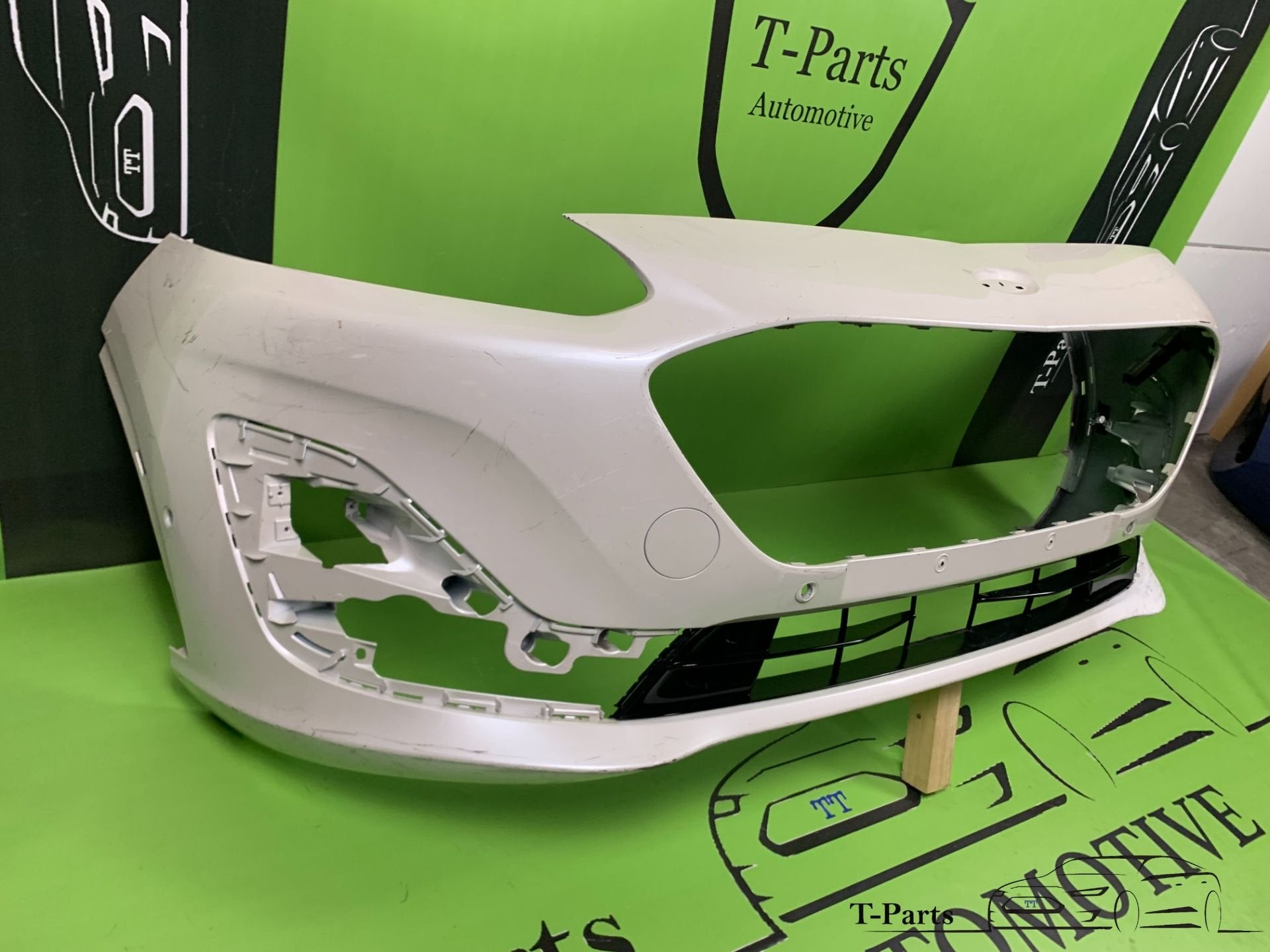 Ford kuga facelift voorbumper 20+ bumper, Gebruikt, Info@ford.com, Ophalen of Verzenden, Ford