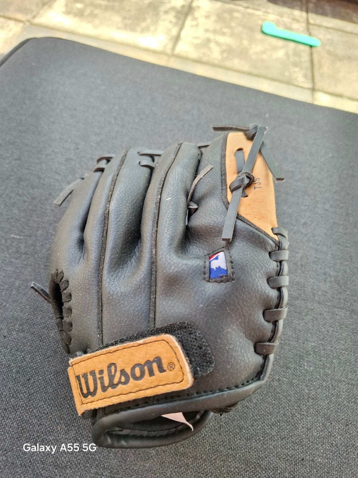 Wilson A360 T-Ball Honkbalhandschoen - Zwart/Bruin 9 inch, Ophalen of Verzenden, Wilson, Nvt, Nvt