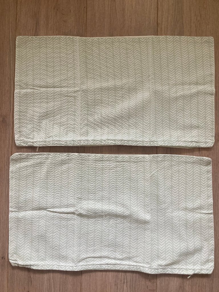 Twee langwerpige katoenen kussenhoesjes - Hema, Steunkussen, Gebruikt, Overige kleuren, Ophalen of Verzenden