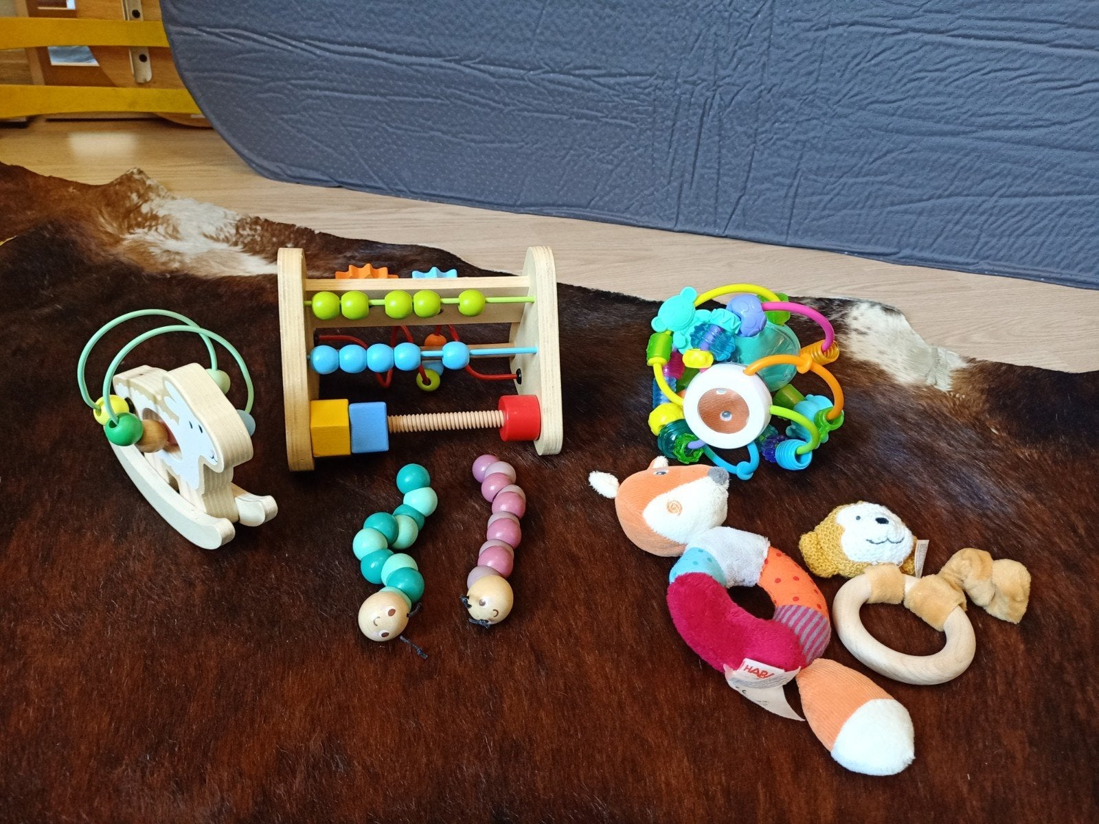 Diverse houten/ plastic babyspeelgoed + 2 knuffel rammelaars, Ophalen of Verzenden, Gebruikt, Rammelaar, Met geluid