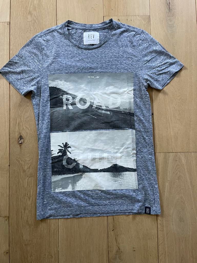 T-shirt - Maat XS - Merk REV Revelation, Ophalen of Verzenden, Zo goed als nieuw, Maat 46 (S) of kleiner, Grijs