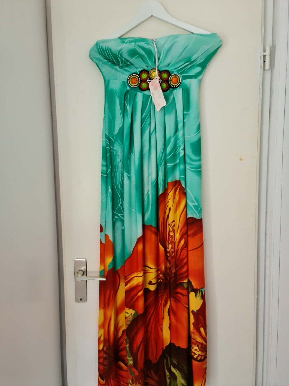 Lange zomerjurk met bloemenprint en kralen, Kleding | Dames, Nieuw, Ophalen of Verzenden, Onbekend, Maat 34 (XS) of kleiner
