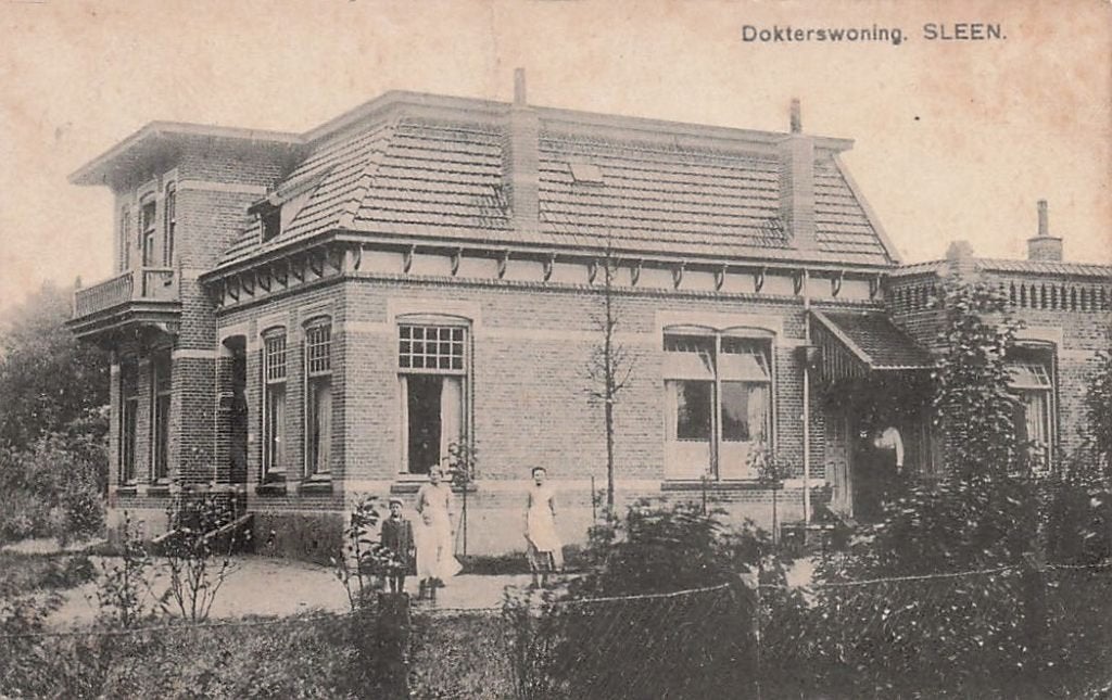 AZ955 Sleen Dokterswoning 1924 uitg. Bos, Verzamelen, Ansichtkaarten | Nederland, Verzenden, 1920 tot 1940, Gelopen, Drenthe