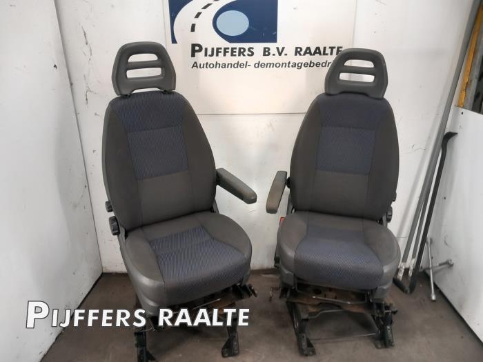 Voorstoelen links + rechts van een Peugeot Boxer, Gebruikt, -, -, -