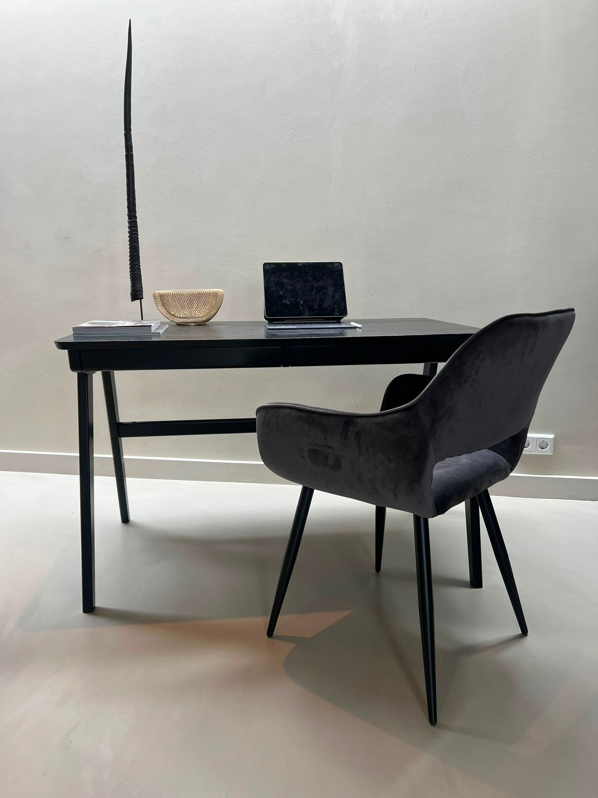 Design bureau, Ophalen, Zo goed als nieuw