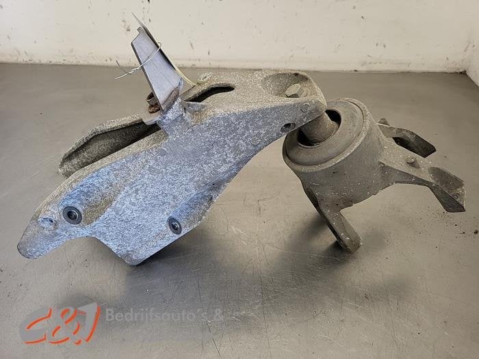Motorsteun van een Volkswagen Transporter, Gebruikt, -, Volkswagen, -