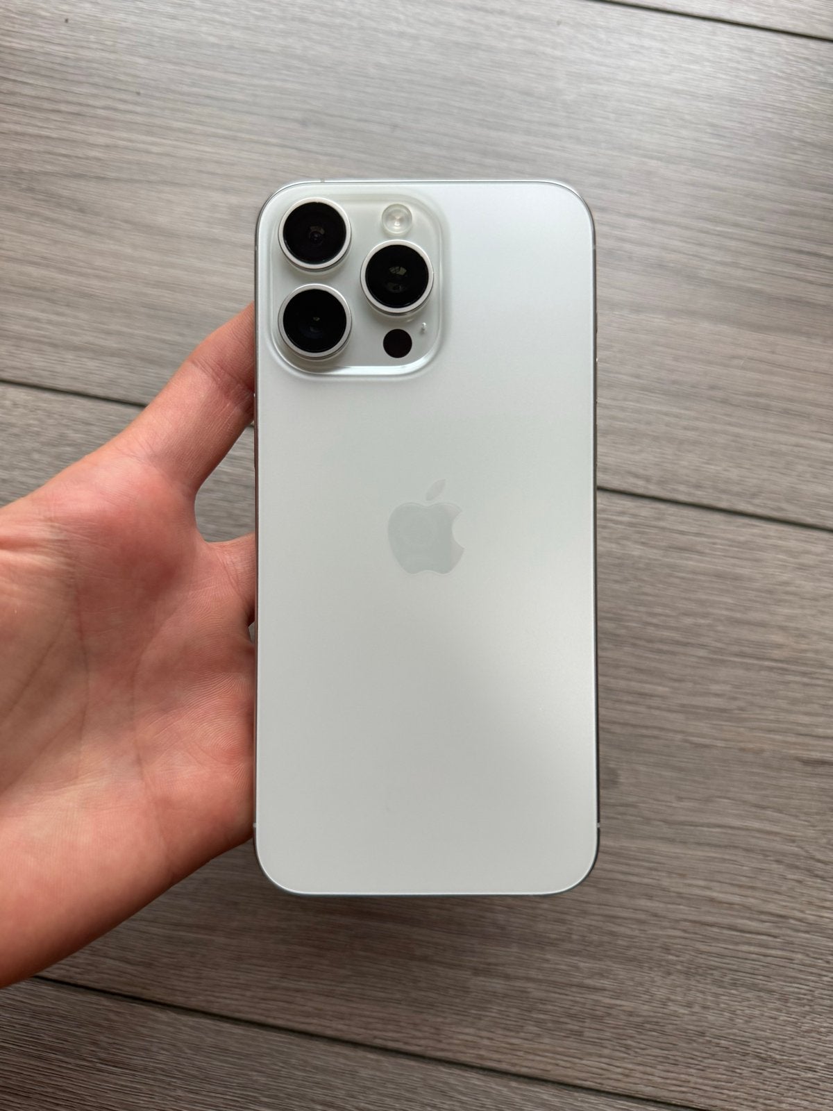 iPhone 15 Pro Max 256 GB - Zeer goede staat + hoesjes