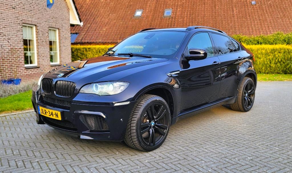 BMW X6 4.4i M 555 PK Carbon Black Metallic in Mooie Staat!!, Auto's, BMW, Automaat, Euro 5, 3000 kg, Bedrijf