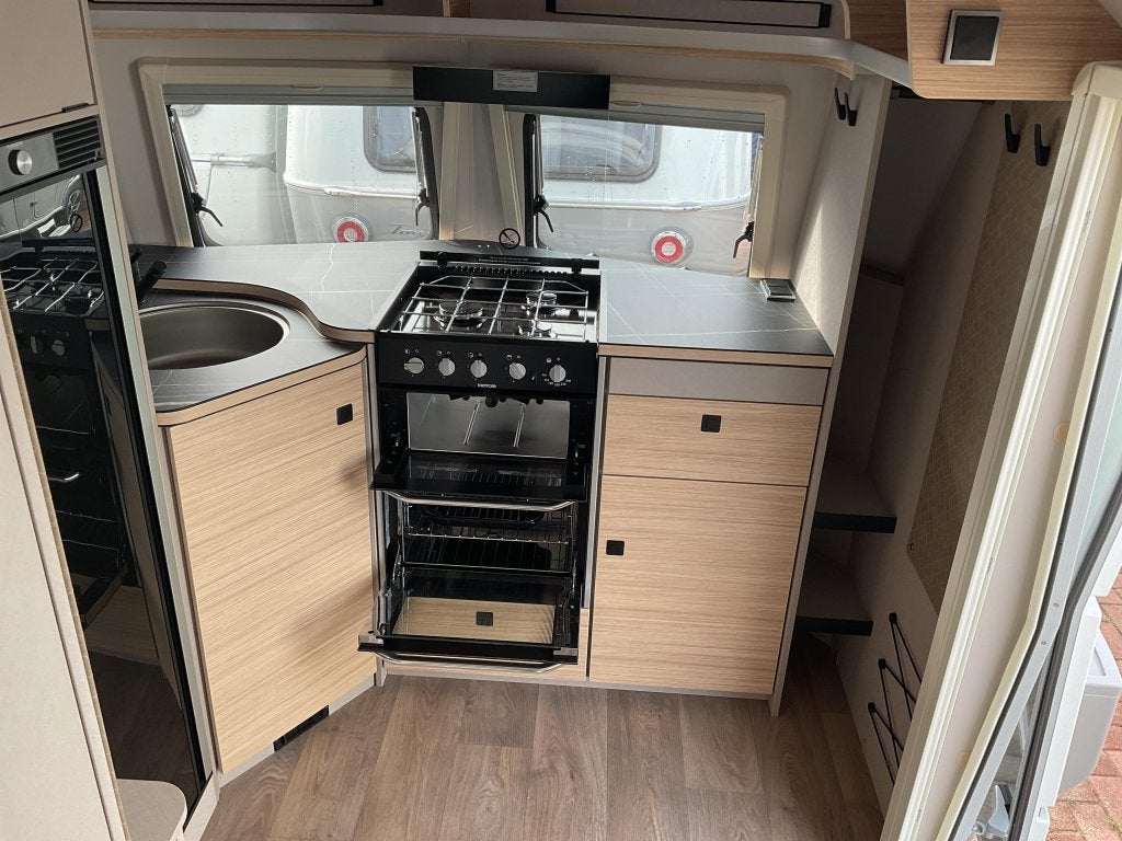 Eriba Touring 620 Urban Hampton Bakoven, Caravans en Kamperen, Overige typen, Standaardzit, Tot en met 2, 5 tot 6 meter