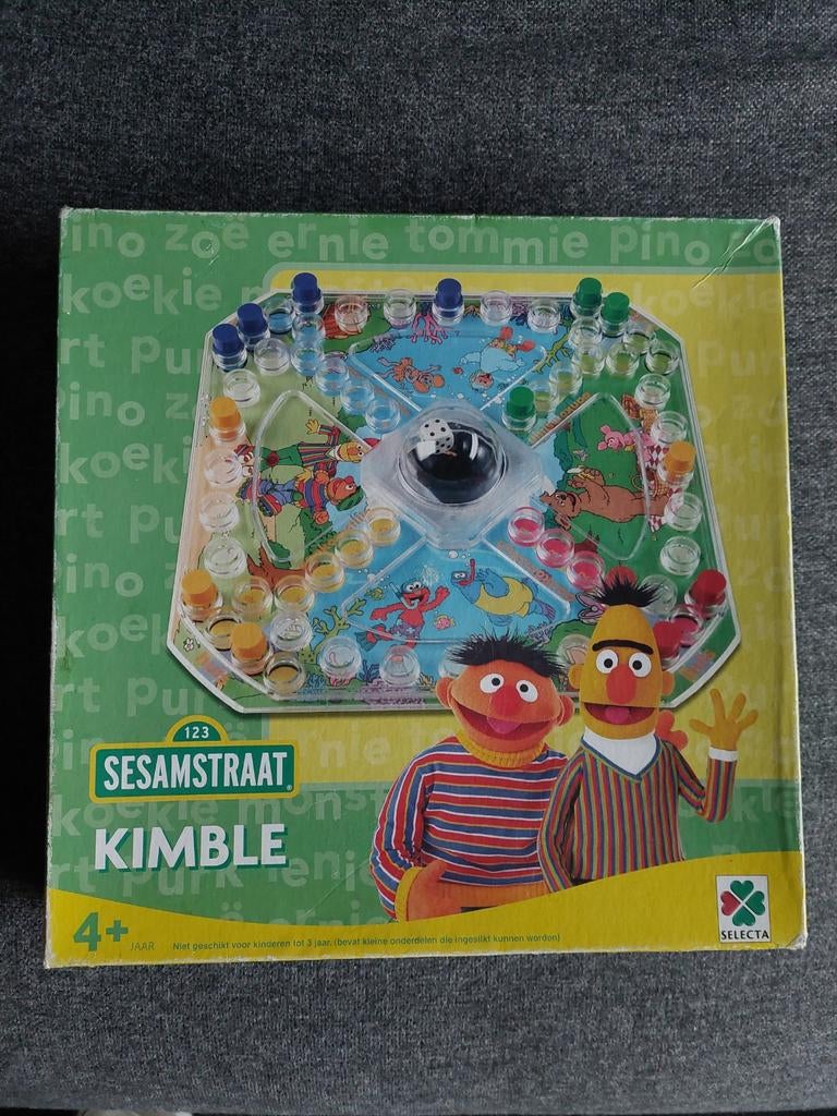 Mens erger je niet Sesamstraat, Ophalen