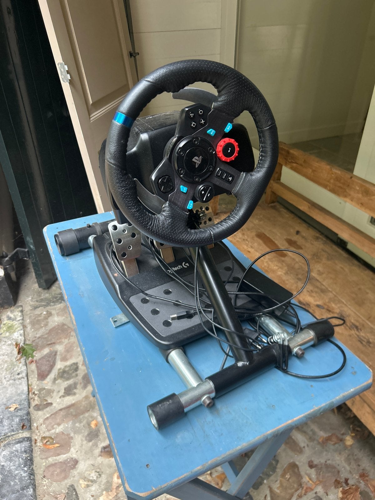 Logitech Racestuur met Pedalen voor PS4, Spelcomputers en Games, Ophalen, Gebruikt, Stuur of Pedalen, PlayStation 4