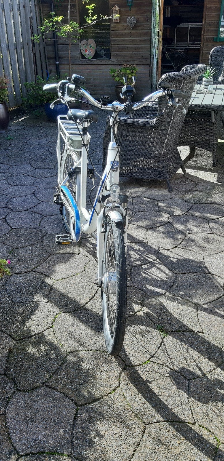 te koop aangeboden elektrische dames fiets., Fietsen en Brommers, Ophalen, Gebruikt, Velgrem, 56 cm of meer