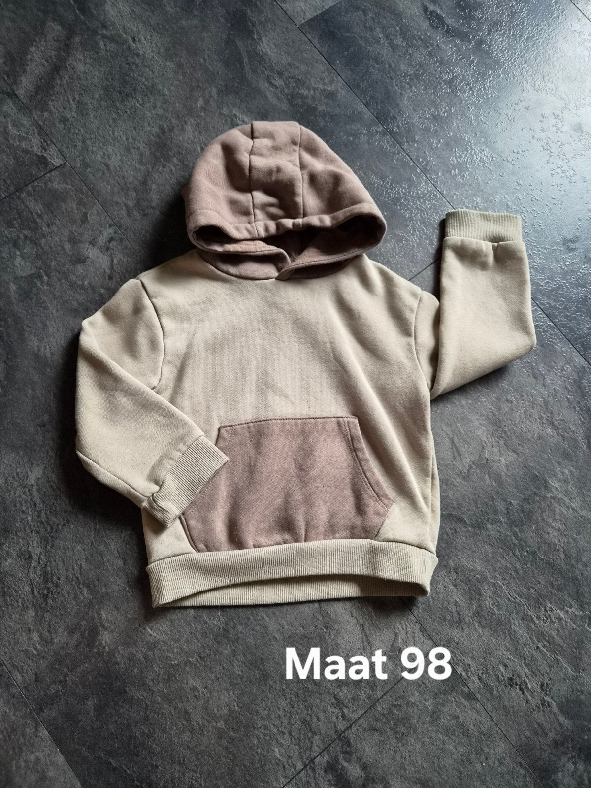 Hoodie maat 98, Kinderen en Baby's, Kinderkleding | Maat 98, Ophalen of Verzenden, Zo goed als nieuw, Jongen, Trui of Vest