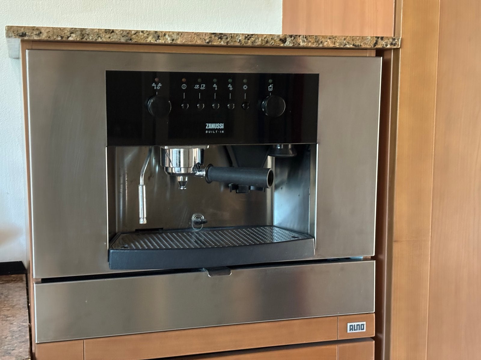 Inbouw Zanussi Espressomachine - Onderhoud nodig, Gebruikt, Espresso apparaat, 1 kopje, Gemalen koffie
