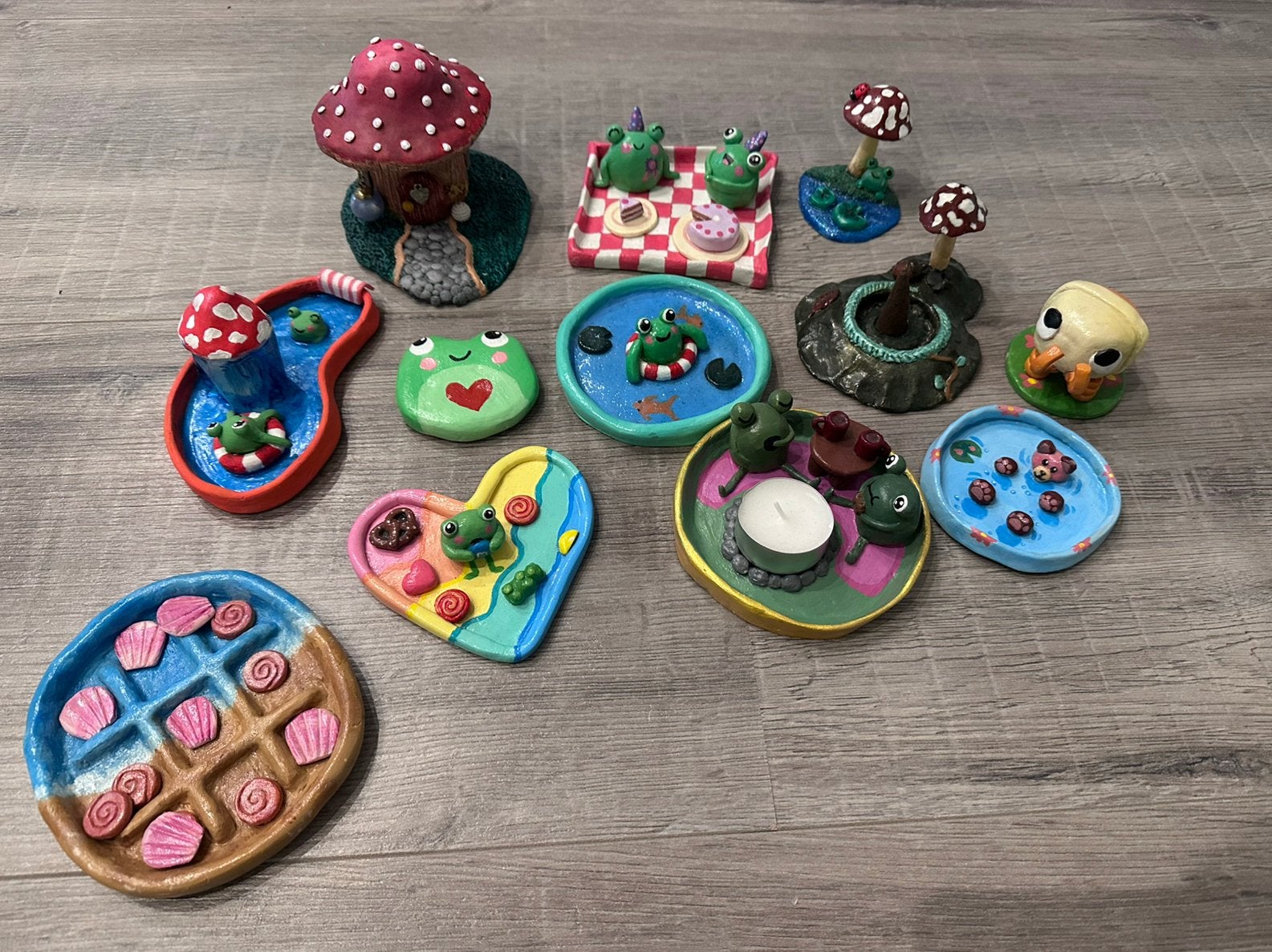 Unieke handgemaakte klei‑sculptuurtjes, Ophalen of Verzenden