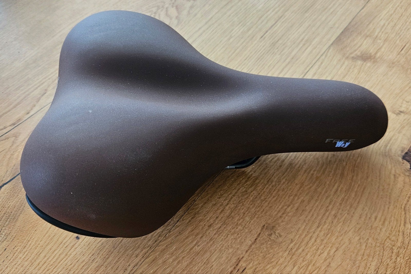 Fietszadel Selle Royal Freeway bruin (Nieuw), Fietsen en Brommers, Fietsonderdelen, Ophalen of Verzenden, Zadel