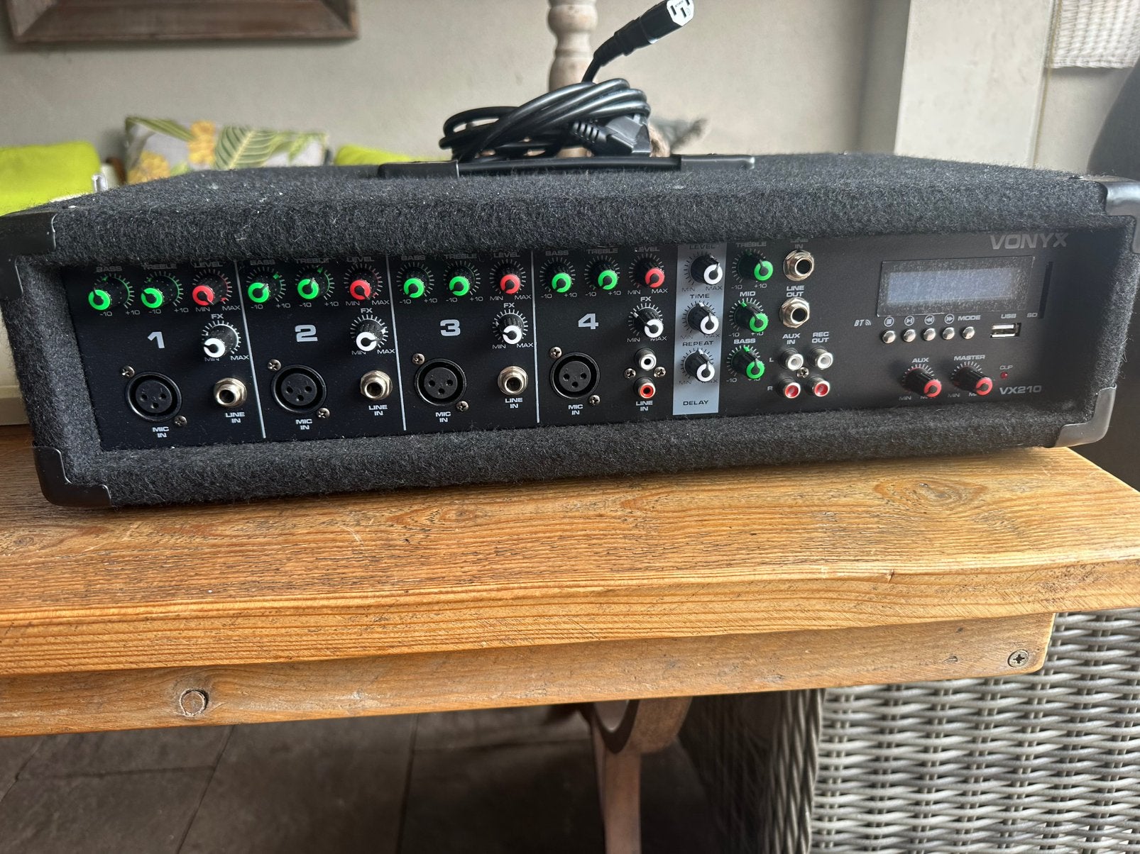 Vonyx mengpaneel/versterker met bluetooth, Muziek en Instrumenten, Mengpanelen, Ophalen of Verzenden, Zo goed als nieuw, 5 tot 10 kanalen