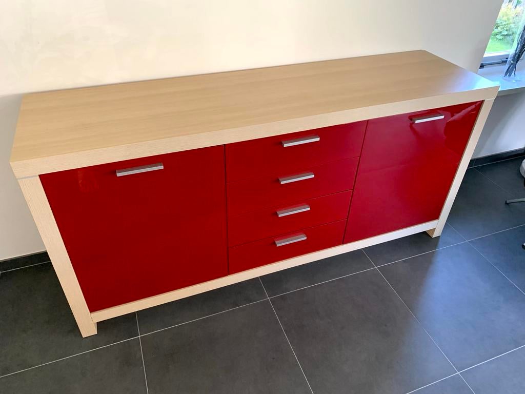 Modern Dressoir met Rode Hoogglans Fronten, Ophalen, 150 tot 200 cm, Zo goed als nieuw, Met lade(s)