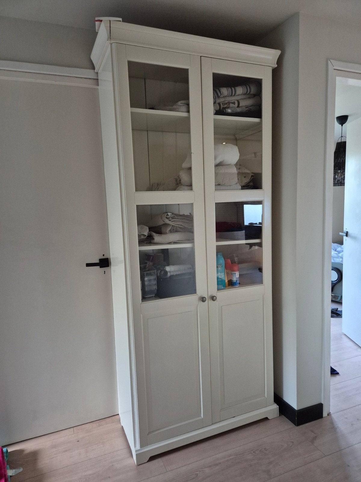 Ikea Liatorp Vitrinekast - Gratis af te halen, Ophalen
