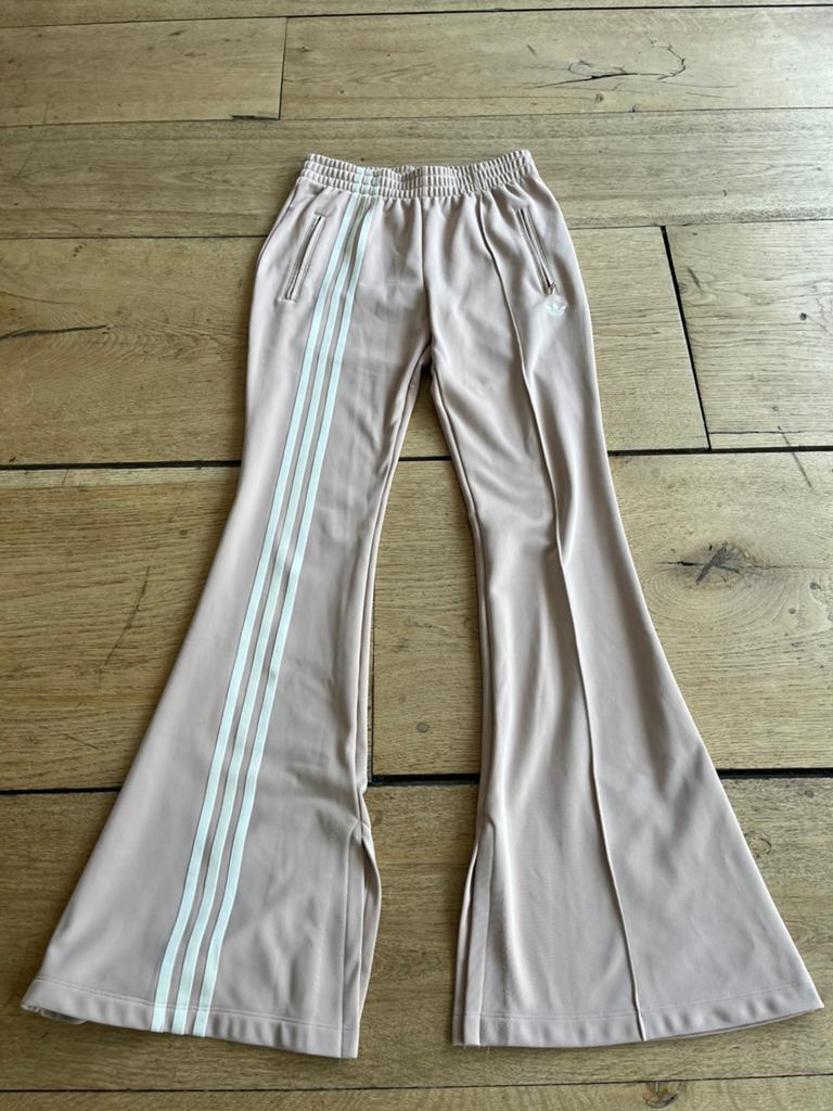 Adidas firebird broek flare pearl S dames, Ophalen of Verzenden, Zo goed als nieuw, Lang