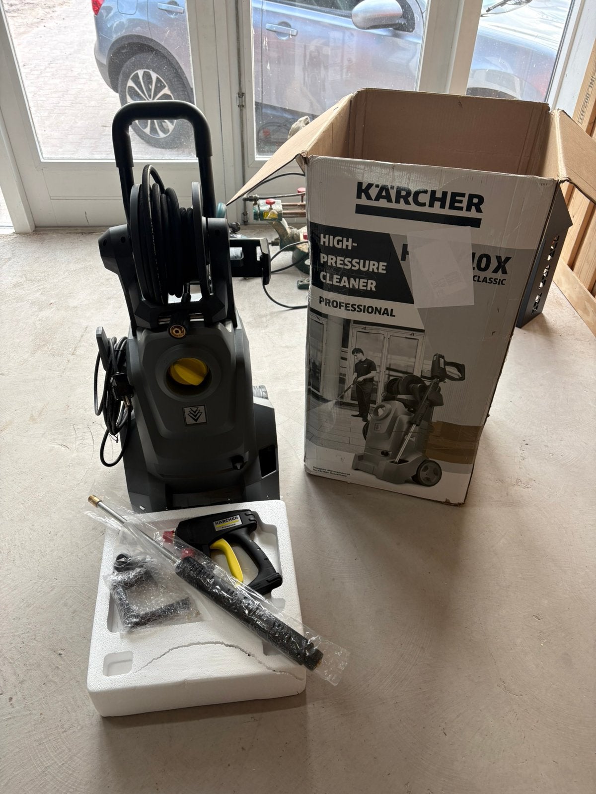 Foto 2 van Nieuwe Kärcher Professional HD4/10X Classic hogedrukreiniger