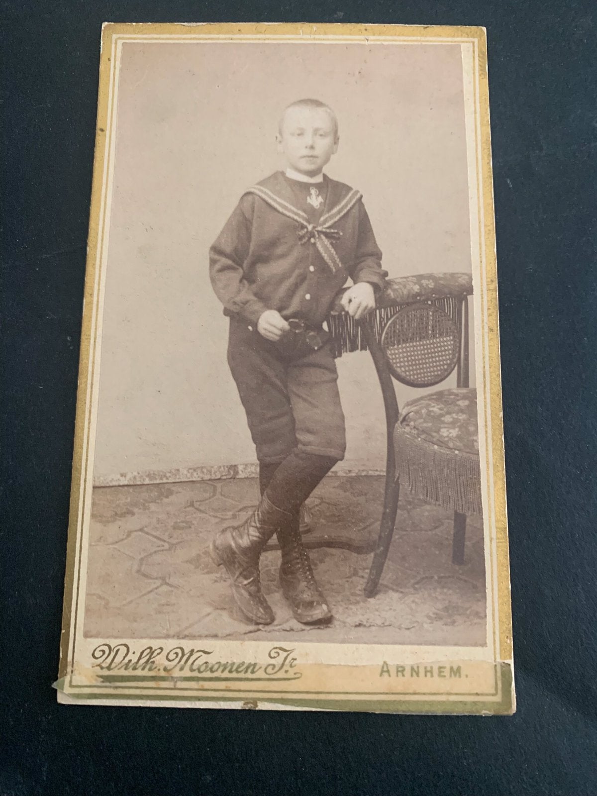 cdv carte de visite jongen matrozenpak Arnhem Wilh Moonen Jr, Verzenden, Voor 1940, Zo goed als nieuw, Foto